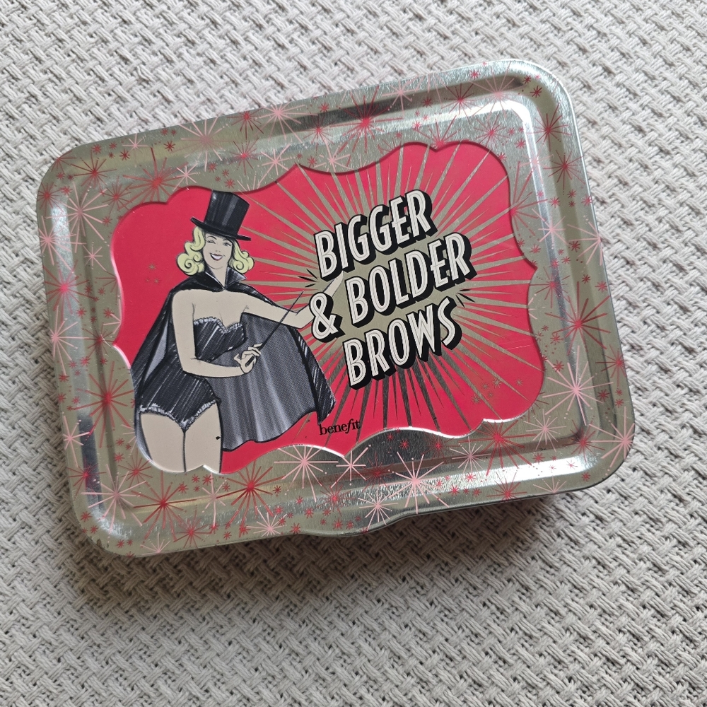 BENEFIT BROWS TIN BOX (JUST CONTAINER)